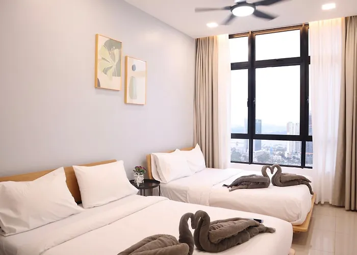 Twin Tower Residence By Nest Home【5 Mins Walk To Ciq】