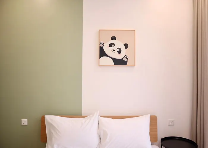 Twin Tower Residence By Nest Home【5 Mins Walk To Ciq】