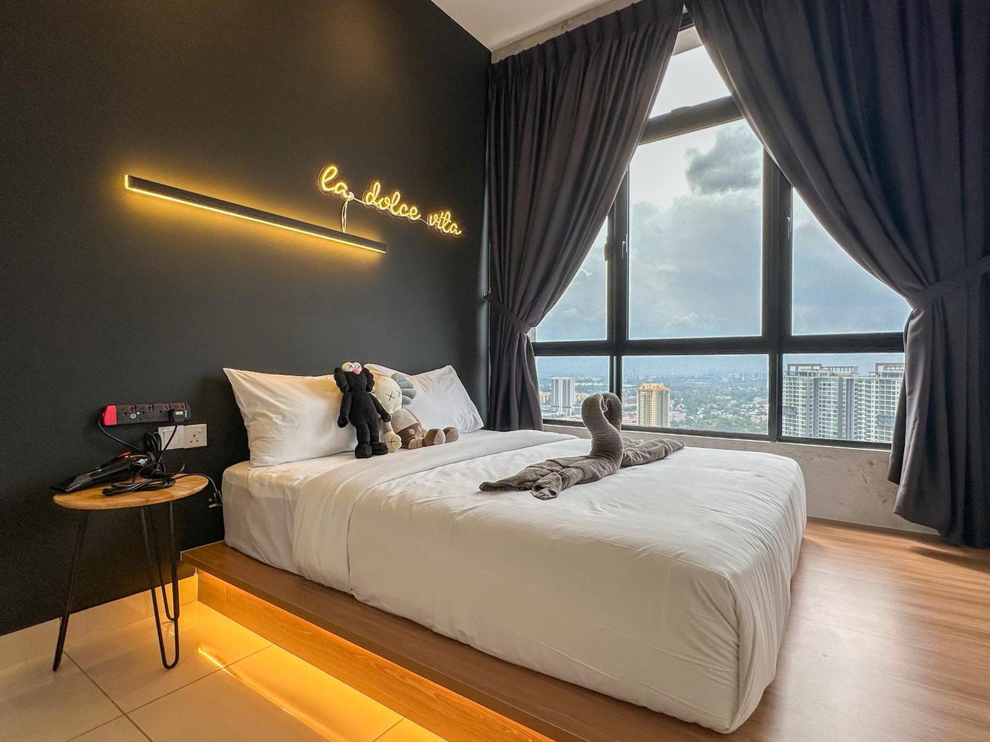 Twin Tower By Nest Home【5 Mins Walk To Ciq】 * Johor Bahru